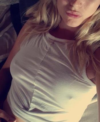 Paisley20, 23 Caucasian female escort, Surrey-delta-langley